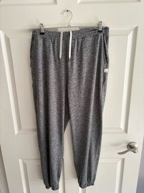 vuori boyfriend joggers medium grey